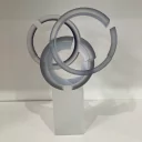 Mezi kruhy - broušená skleněná lepená plastika mat